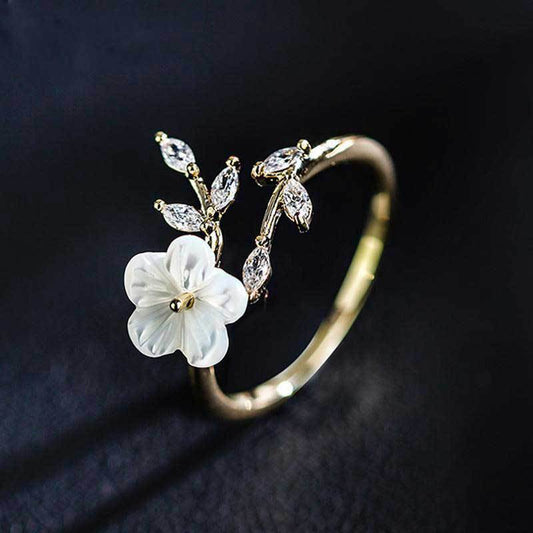 Elegant Blossom Floral Ring – Floral Collection.